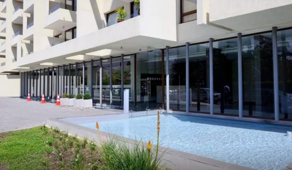 Majestic Studio - w Mountain View Pool Gym