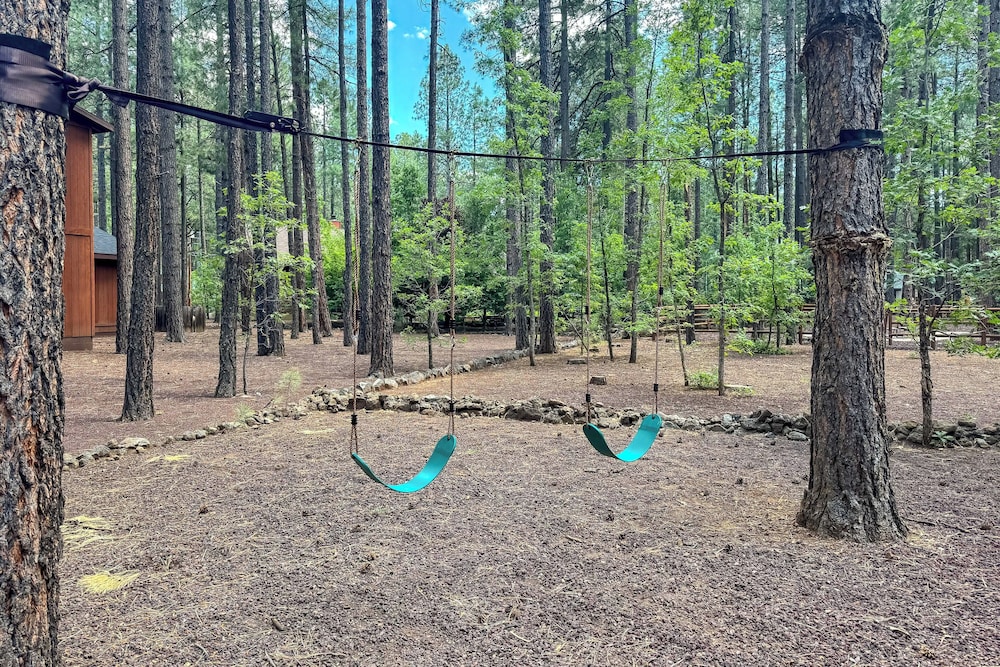 Near Fishing & Hiking: Pinetop Log Cabin w/ Deck!