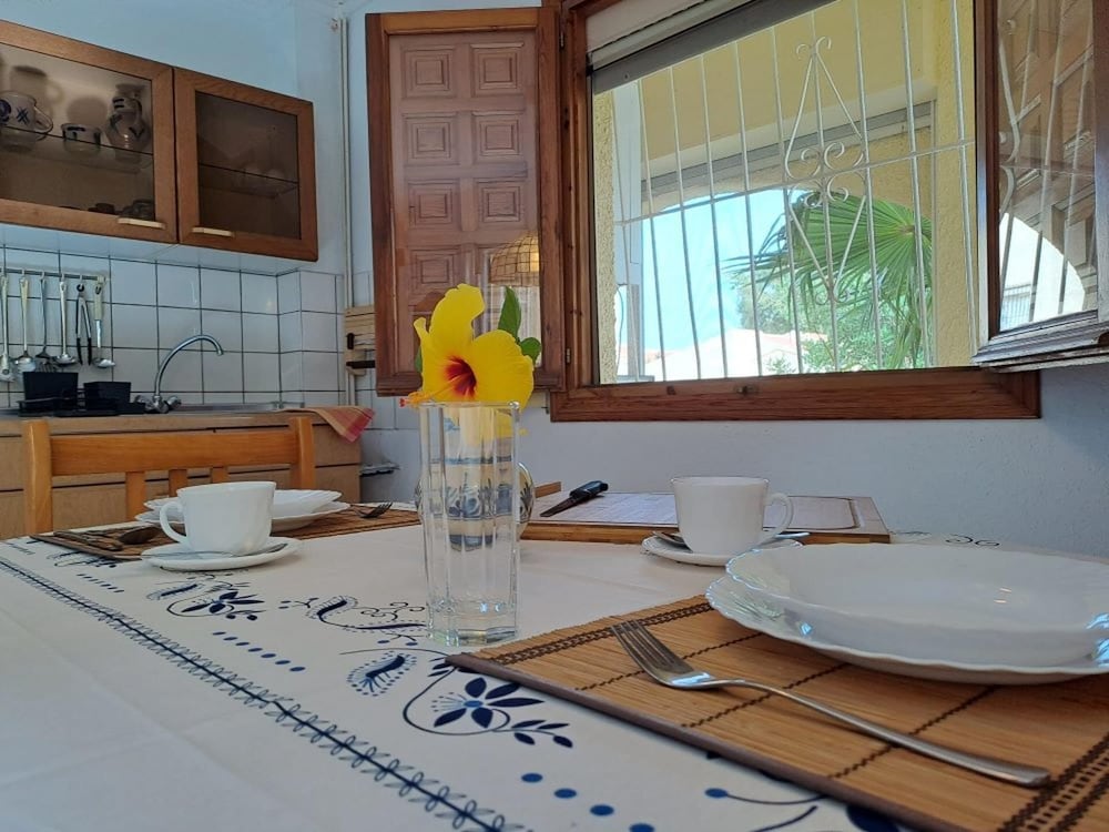 La Marina Oasis, 2-beds, Sleeps 4, 10 min to Beach