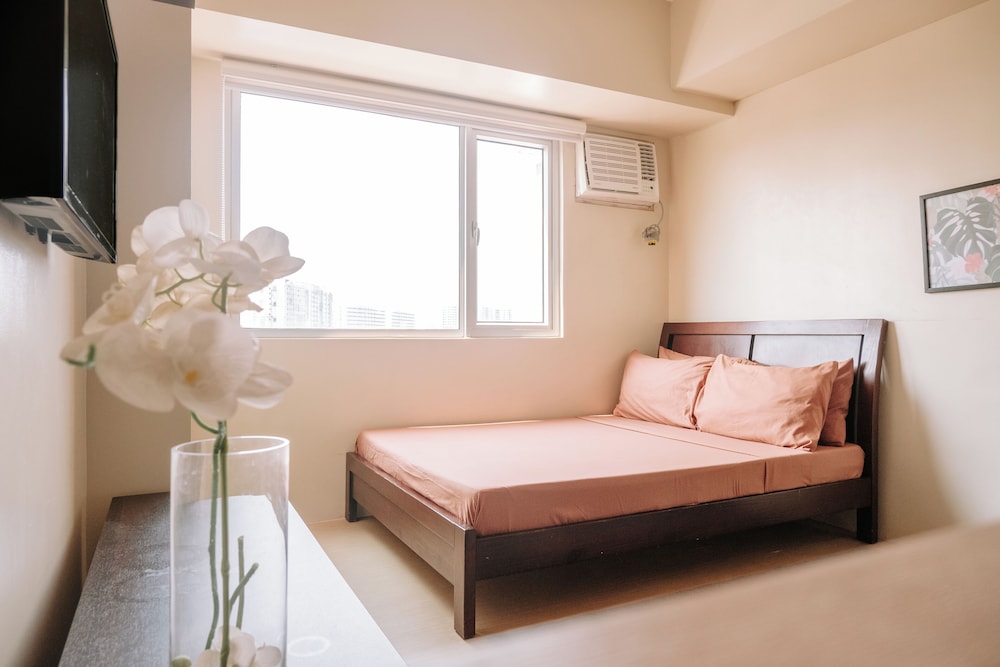 A Dreamy Escape for Three