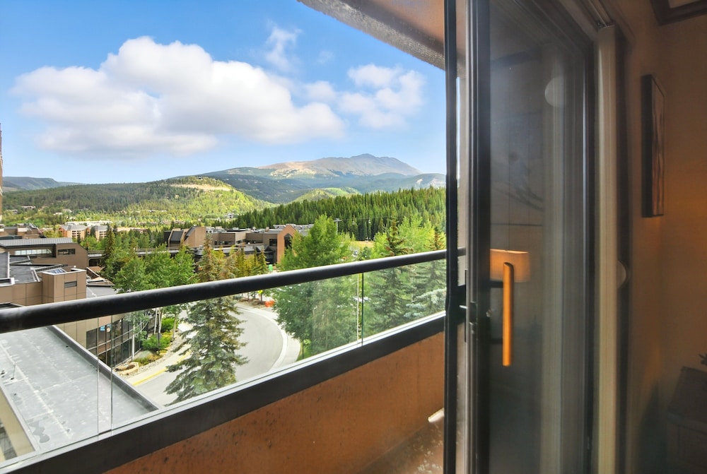 Ski-in/ski-out Beaver Run Retreat 1 Bedroom Condo