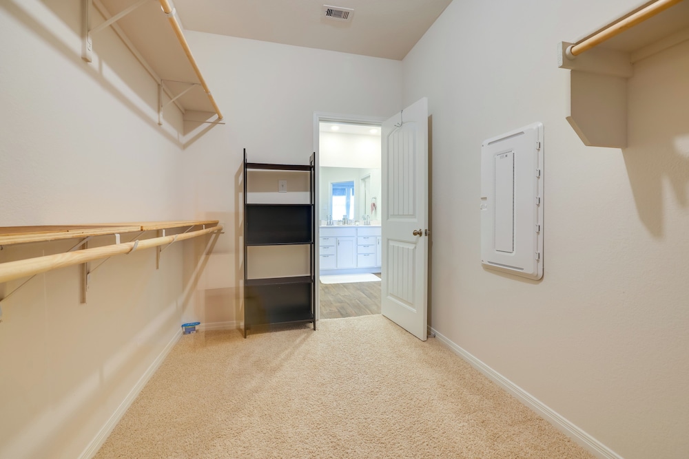 3 Mi to Dtwn Kyle: Wfh-friendly Home w/ Patio