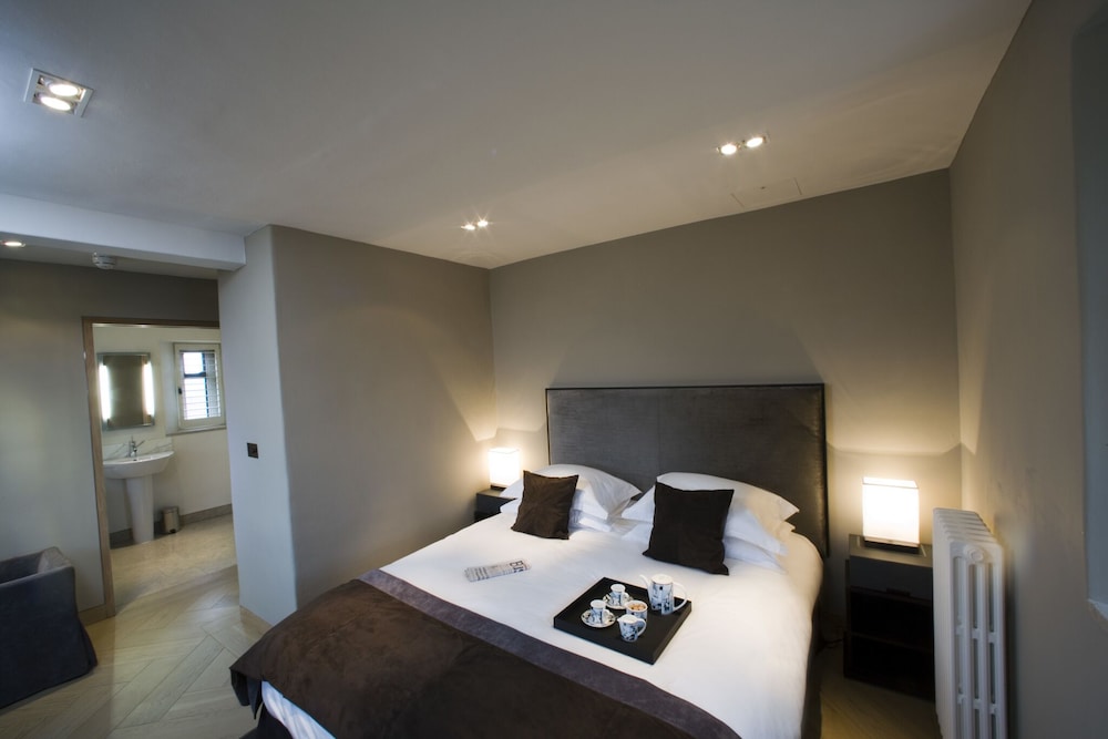 Roch Castle Hotel