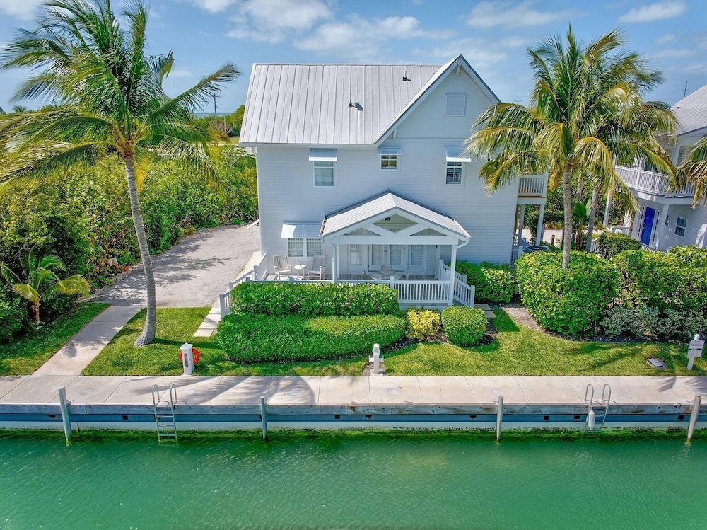 The Point At Coral Lagoon, Rare End Of Canal Villa 3 Bedroom Townhouse