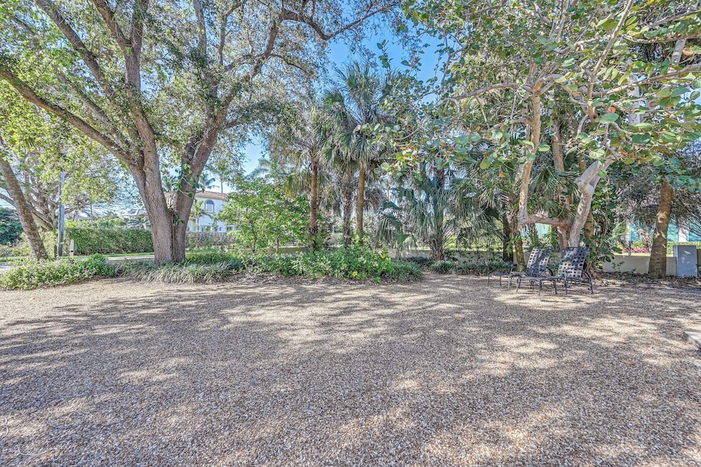 1 Block to Beach - Home w/ Pool in Old Naples!