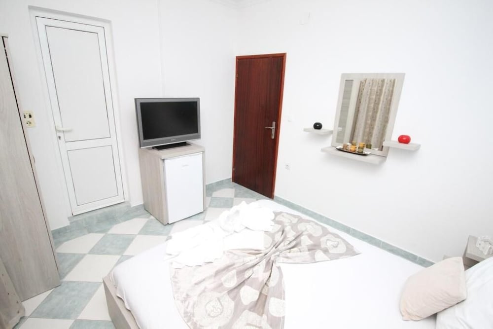 Apartments Cota