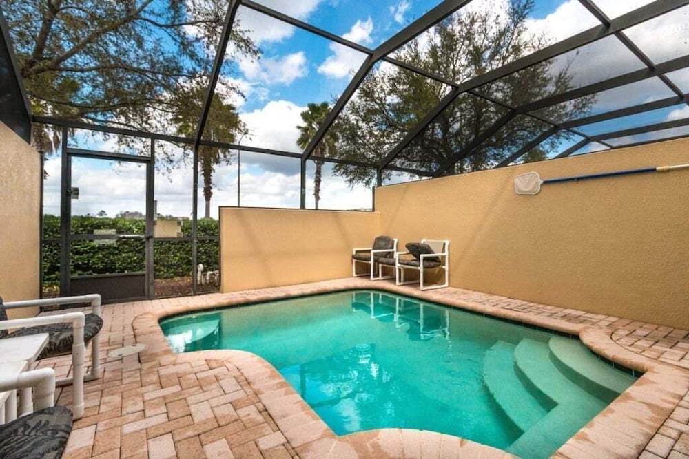 Windsor Hills Getaway: 3br, Pool, Near Disney 3 Bedroom Townhouse