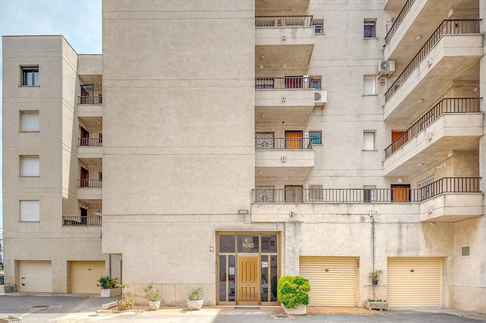 Apartment in Roses Near Platja del Eastrell