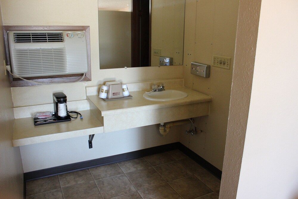 Budget Host Sundowner Motor Inn