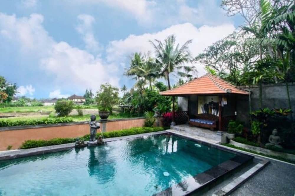 Sari Bamboo Bungalows