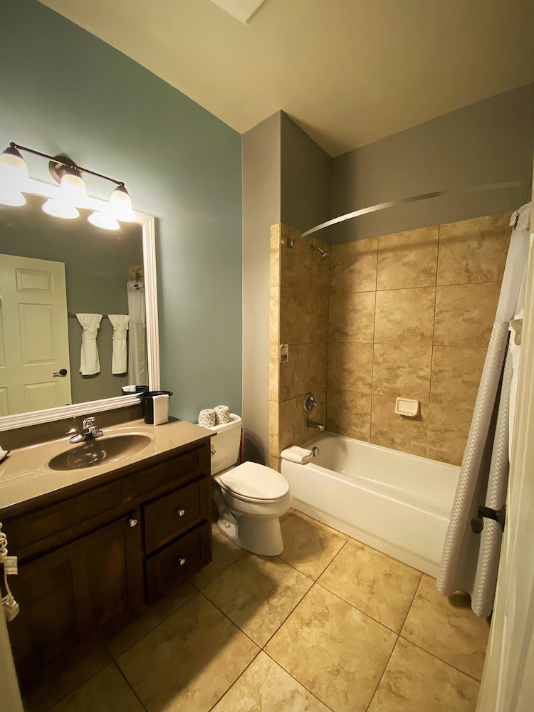 Copperhead Lodge and Resort Cabin Rentals view 4