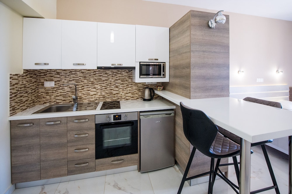 Dionysos Apartments