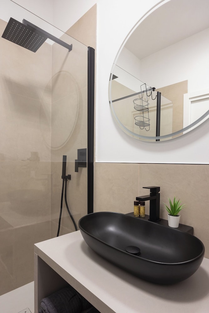 Luxury Station Suite
