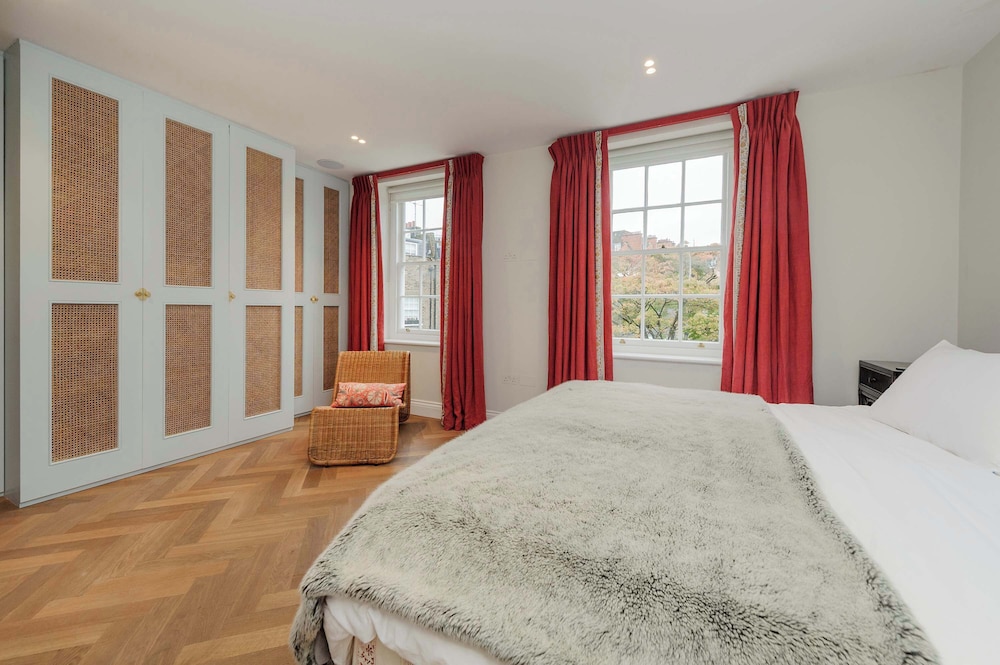Gorgeous 3 bed House in Sloane Square With Garden