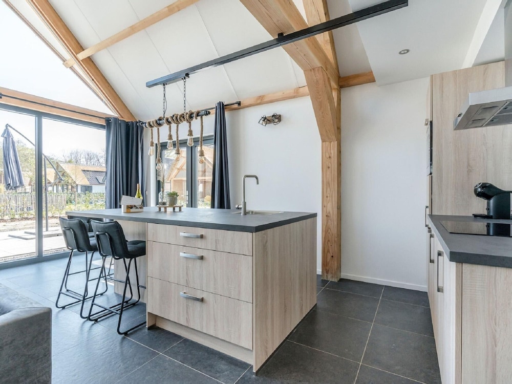 Chic Thatched-roof Stay view 4