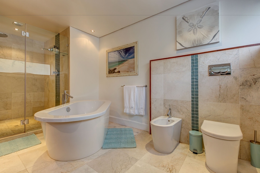 Amanzi Island Boutique Hotel