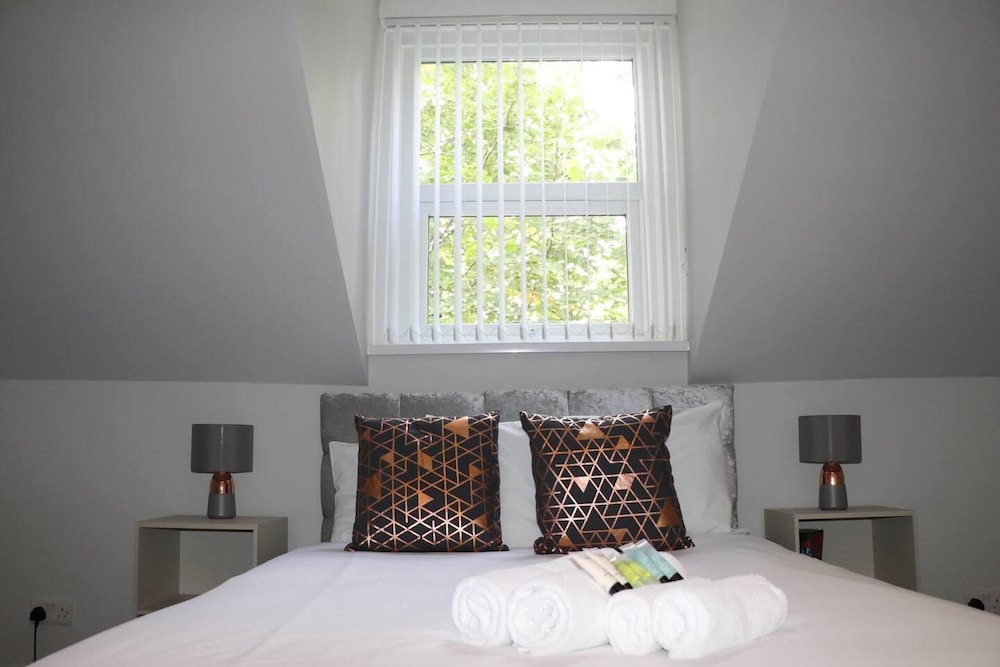 So-fresh So-clean Beautiful 3-bed House n Belfast view 3
