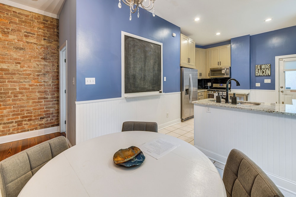 Renovated Richmond Townhome in Church Hill! view 3