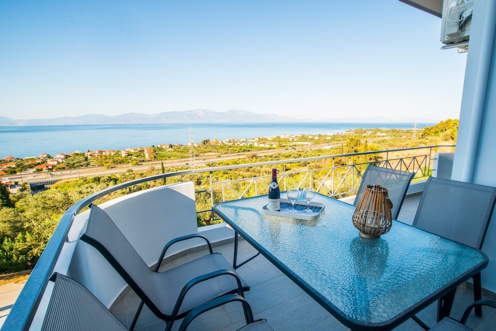 Onar Zin Seabliss - Penelope Poolside Getaway