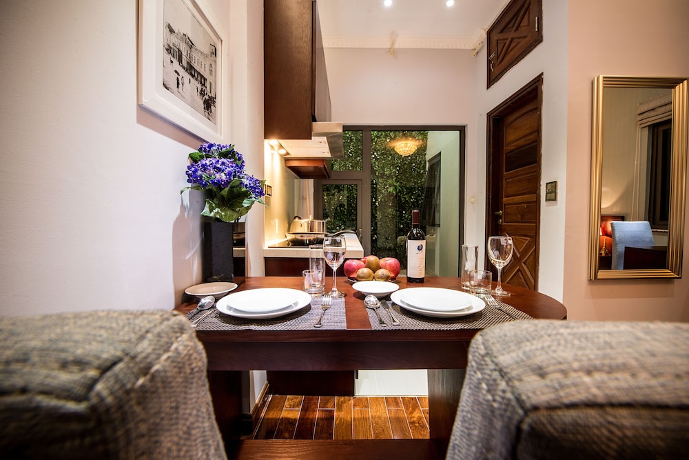 New Gate Apartment