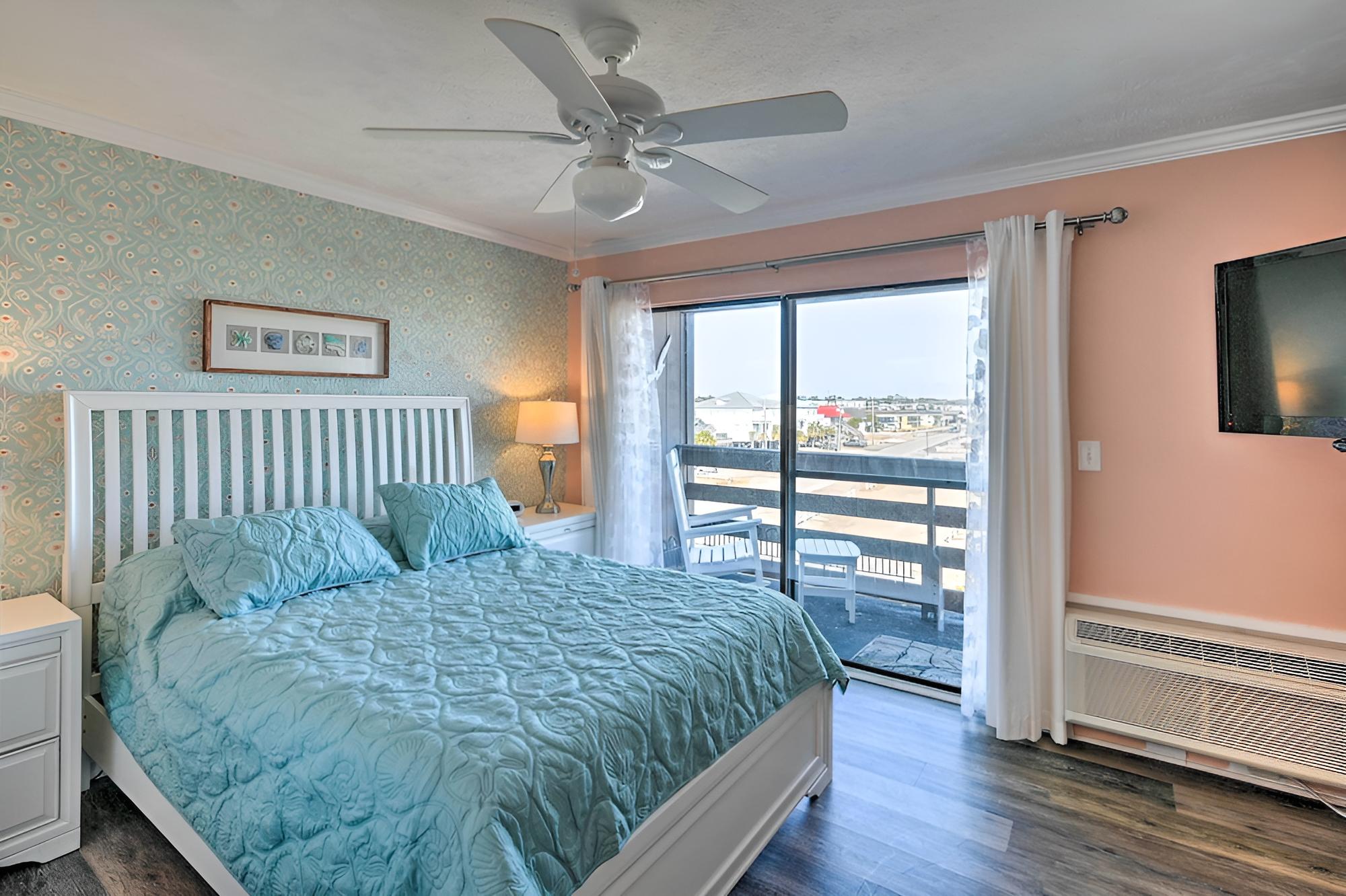 Beach Condo w/ Pool Access, 1 Block to the Ocean! view 5