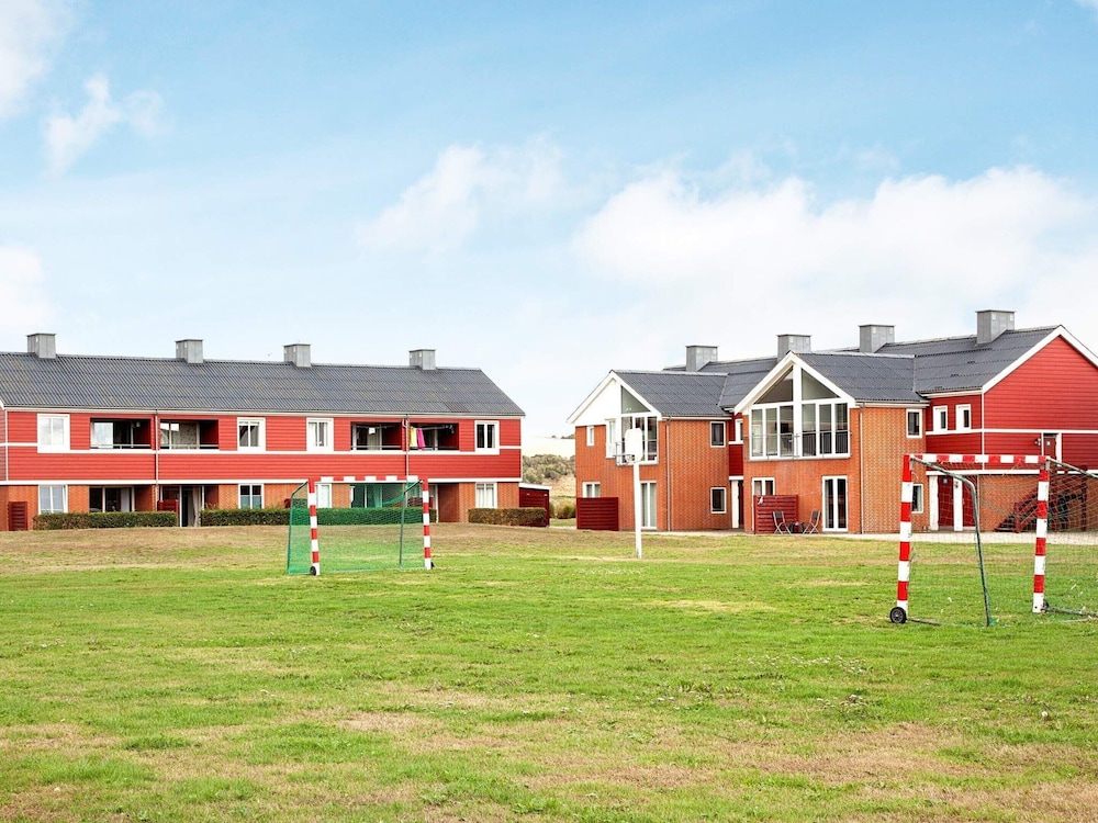 4 Person Holiday Home on a Holiday Park