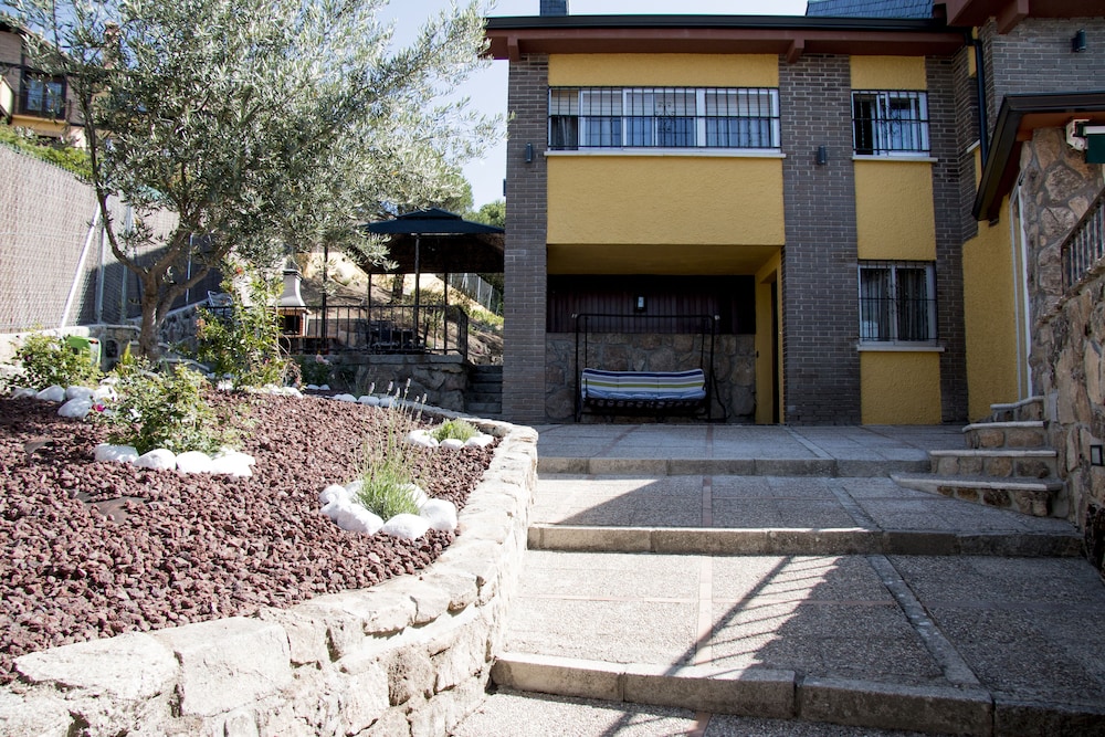 Casas Rurales Collarubio view 2