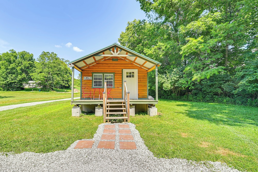 14 Mi to Kentucky Horse Park: Creekside Cabin