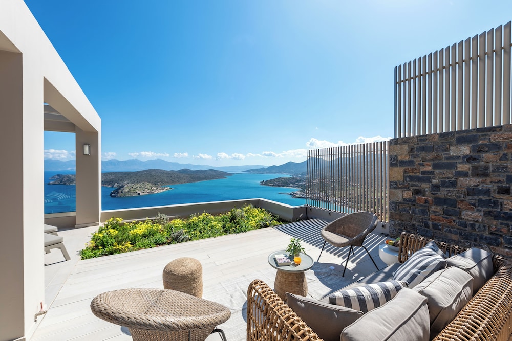 Notiko villas