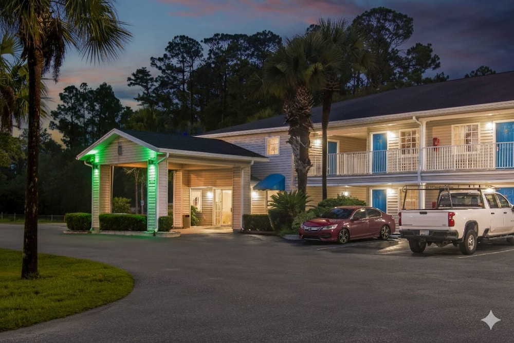 Homestay Inn & Suites