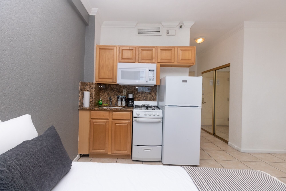 542 Ocean View Hollywood Beach view 2