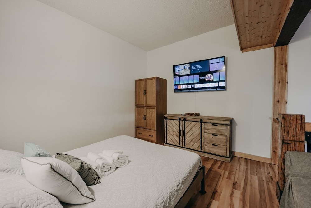Glacier Mt Baker Lodging