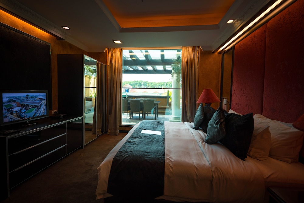 Fields Plaza Hotel, photo 51