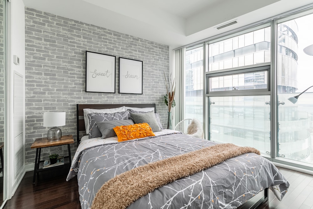 Skytrees Condos at Union Station - Image 4