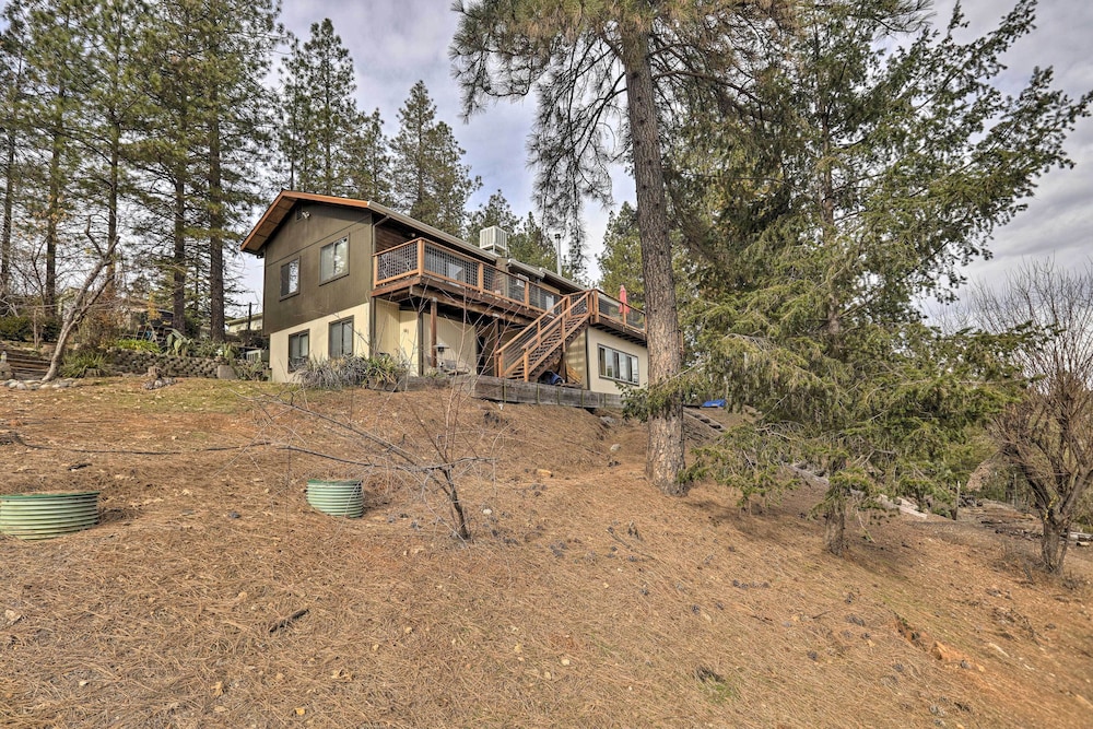 Homey Colfax Getaway w/ Private Hot Tub! view 3