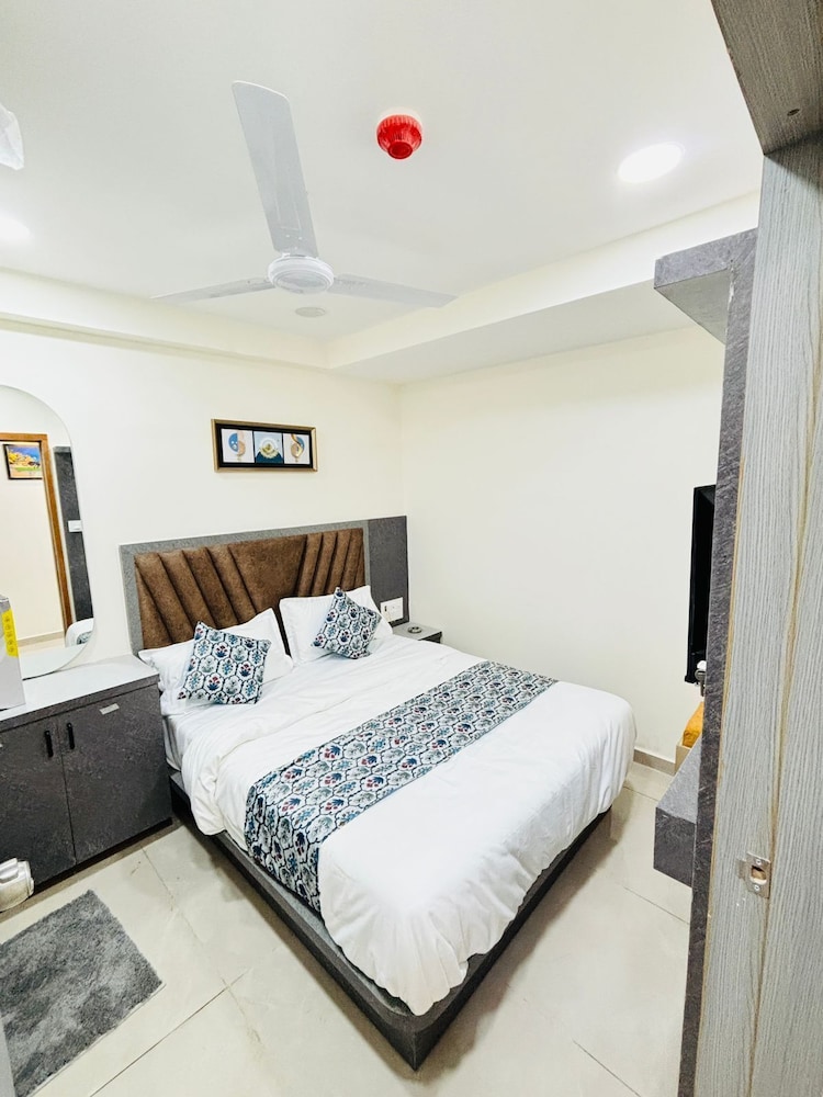 Hotel Sun Icon
