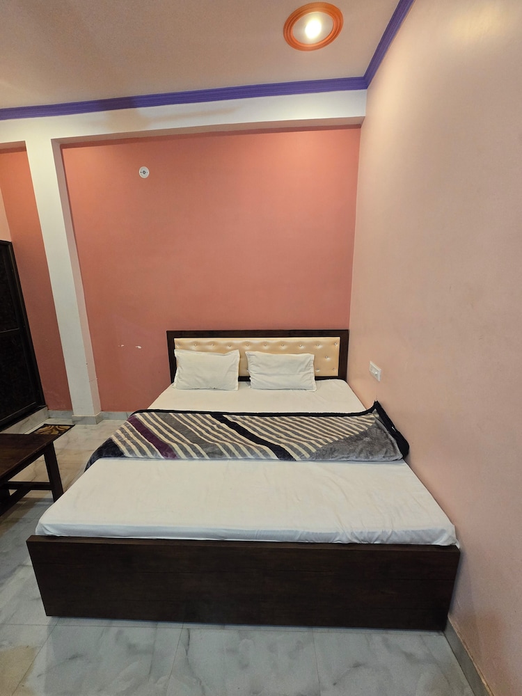Avadh Dham Guest House