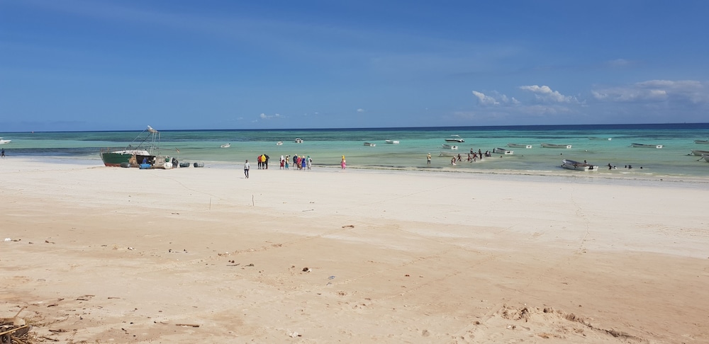 Ocean Breeze Lodge