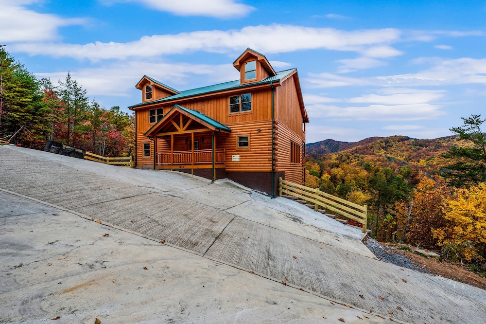 Exquisite Getaway w Indoor Pool Theater
