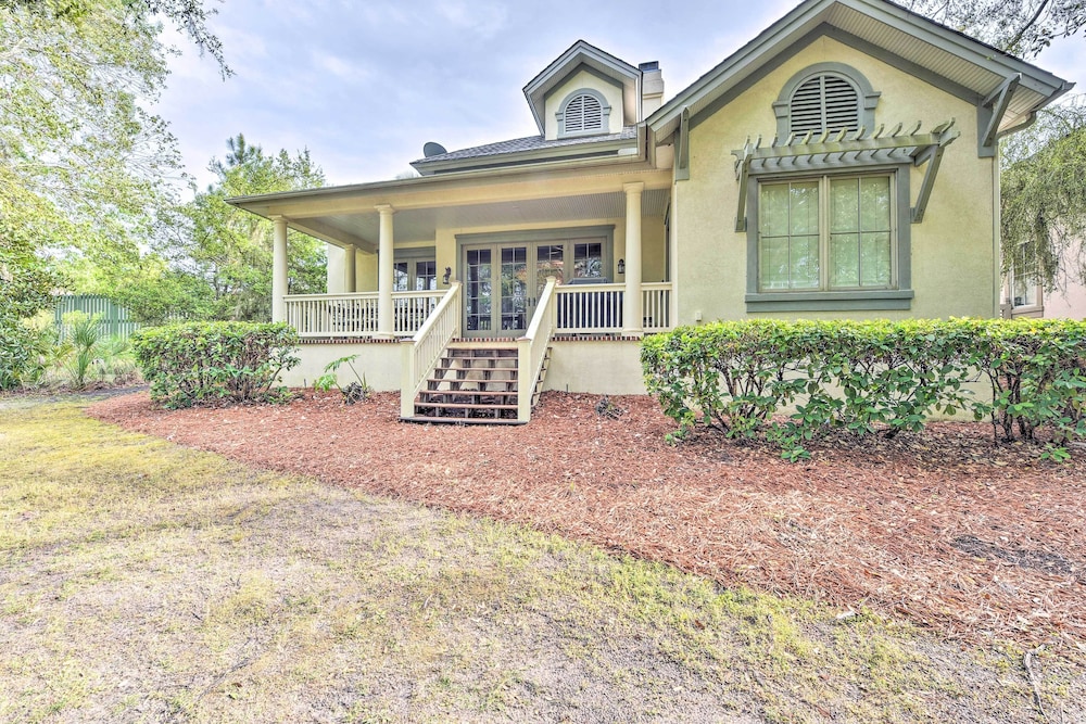 7 Mi to Beach: Bluffton Cottage w/ Furnished Patio view 3