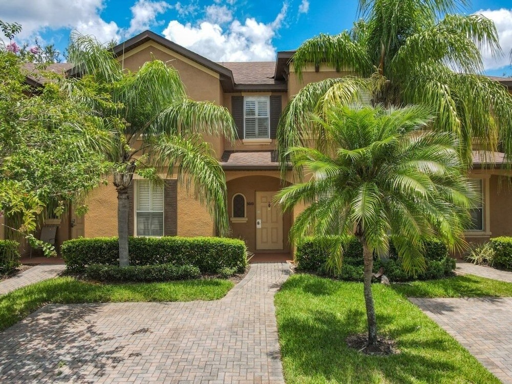 Annas Stunning Townhome In Regal Palms Resort Near Disney 3 Bedroom Townhouse