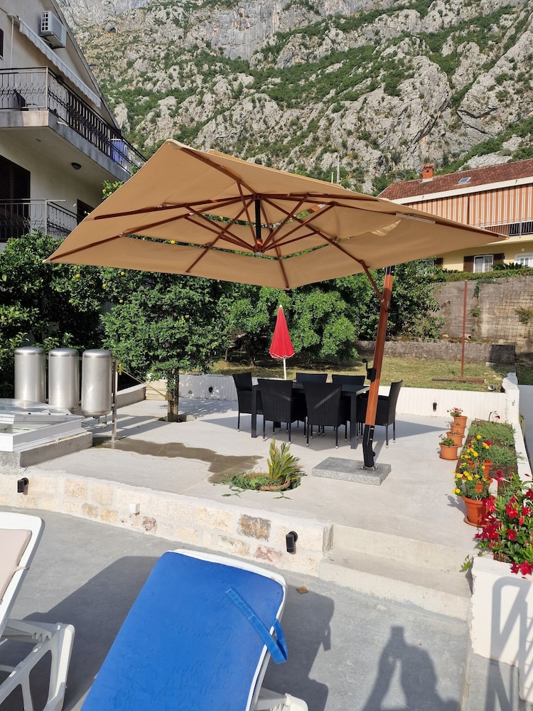 Waterfront Apartment Petrovina