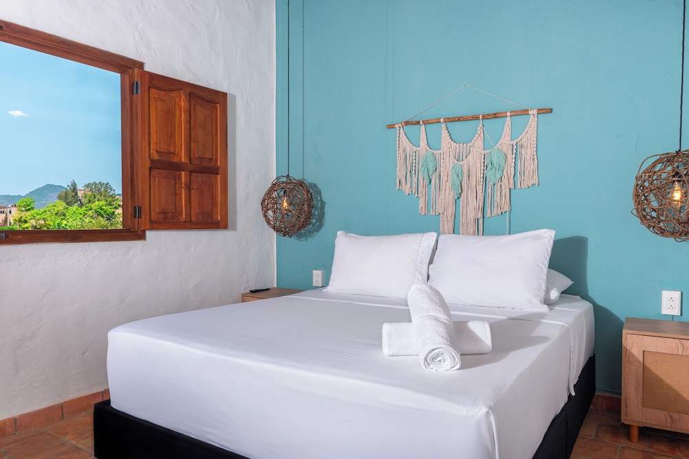 Traveler Hostel