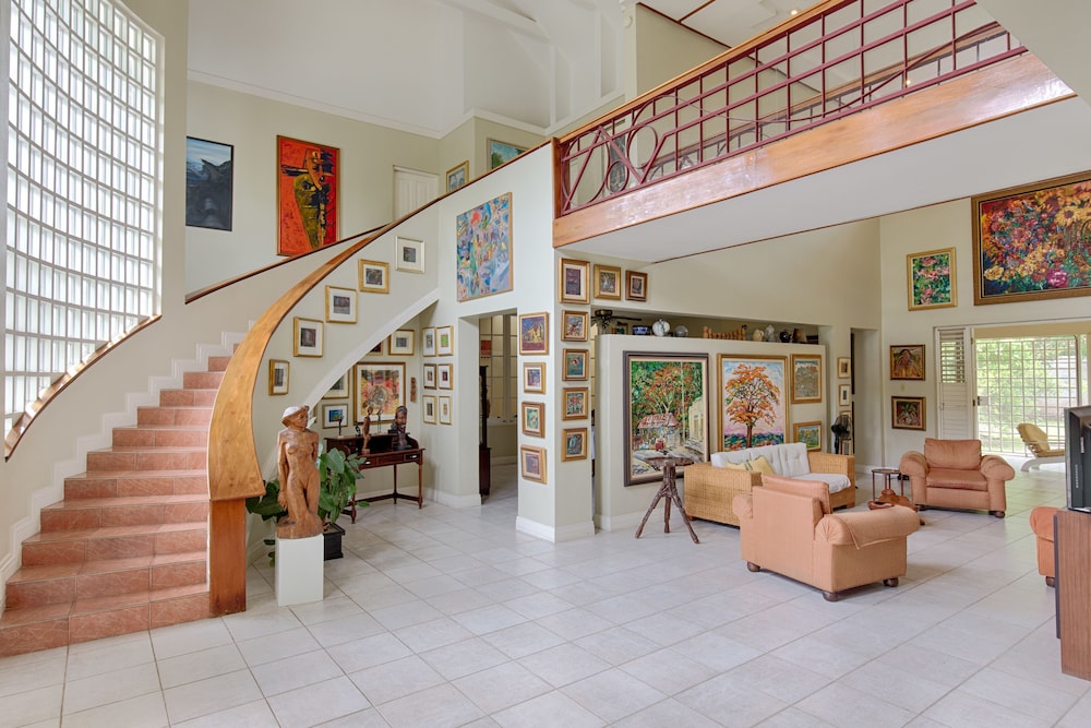 Hotel Chester Avenue Bed & Breakfast - Image 1