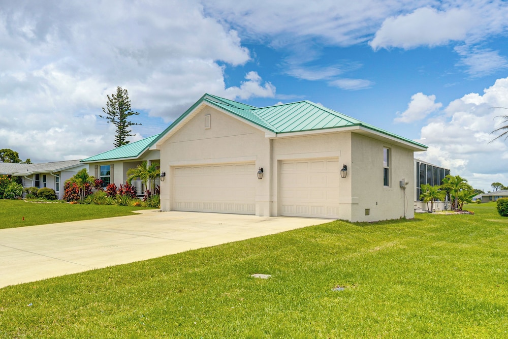Golf Course-facing Poolside Oasis in Rotonda West!