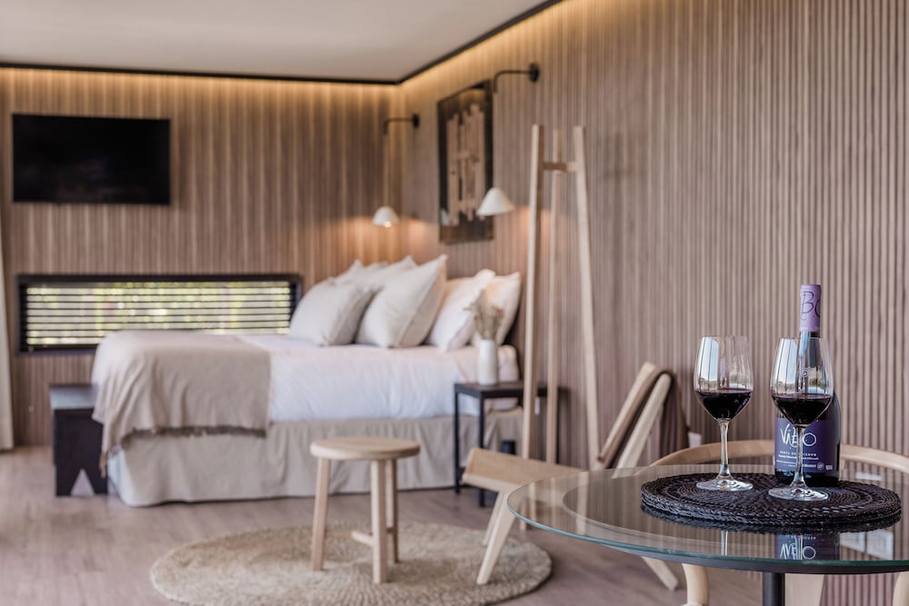 Vibo Wine Lodge