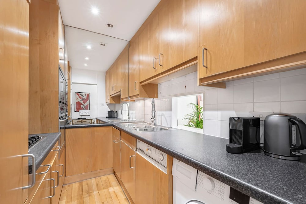 2-bed Knightsbridge Home