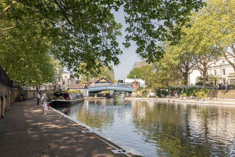 Porchester Square VI by Onefinestay