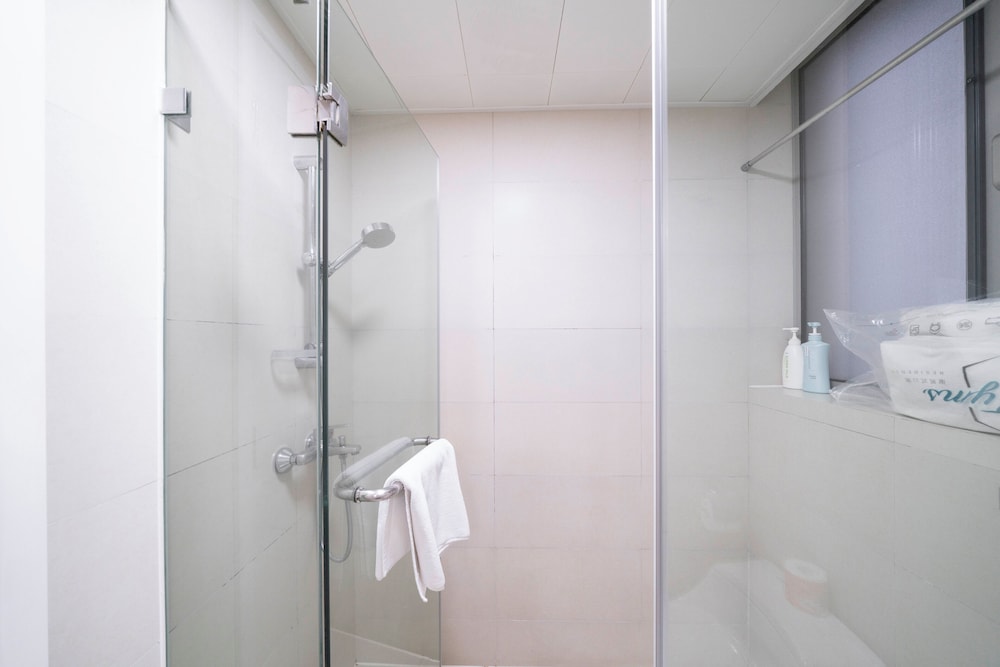 Tyms Stylish 3BR 2BA Apt Xuhui Center