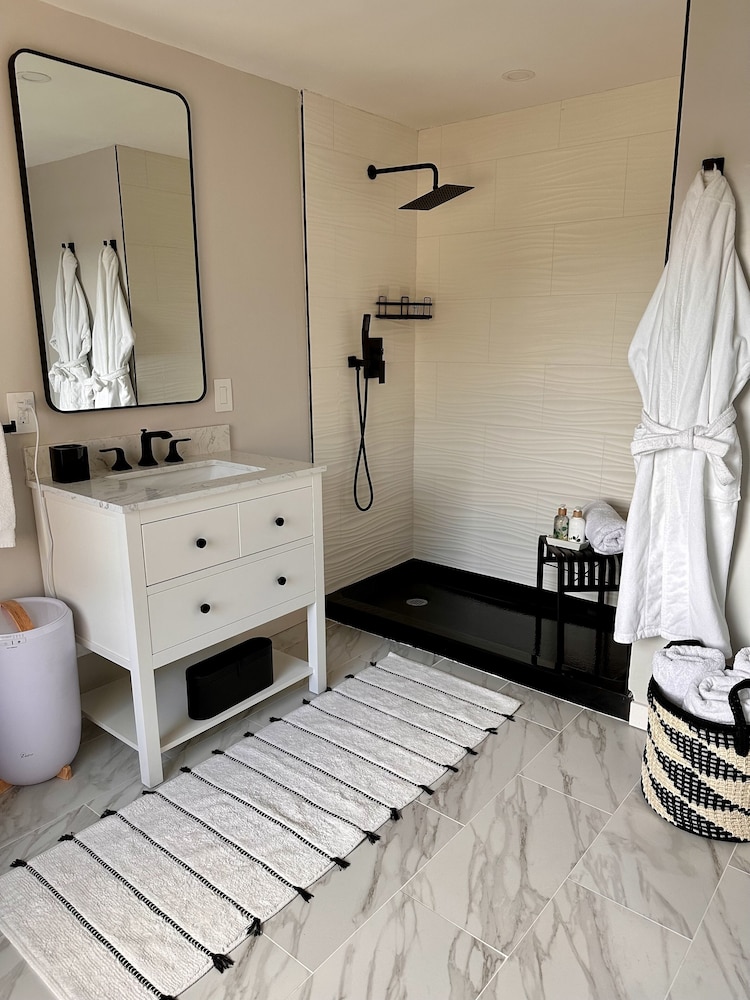 Brattleboro Vacations - The Brattleboro - Property Image 9